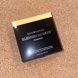 NWT bare minerals foundation
